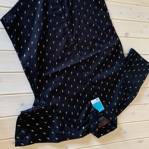 Drill Clothing Co. Men’s Medium Slim Fit button down polo (black & gold)